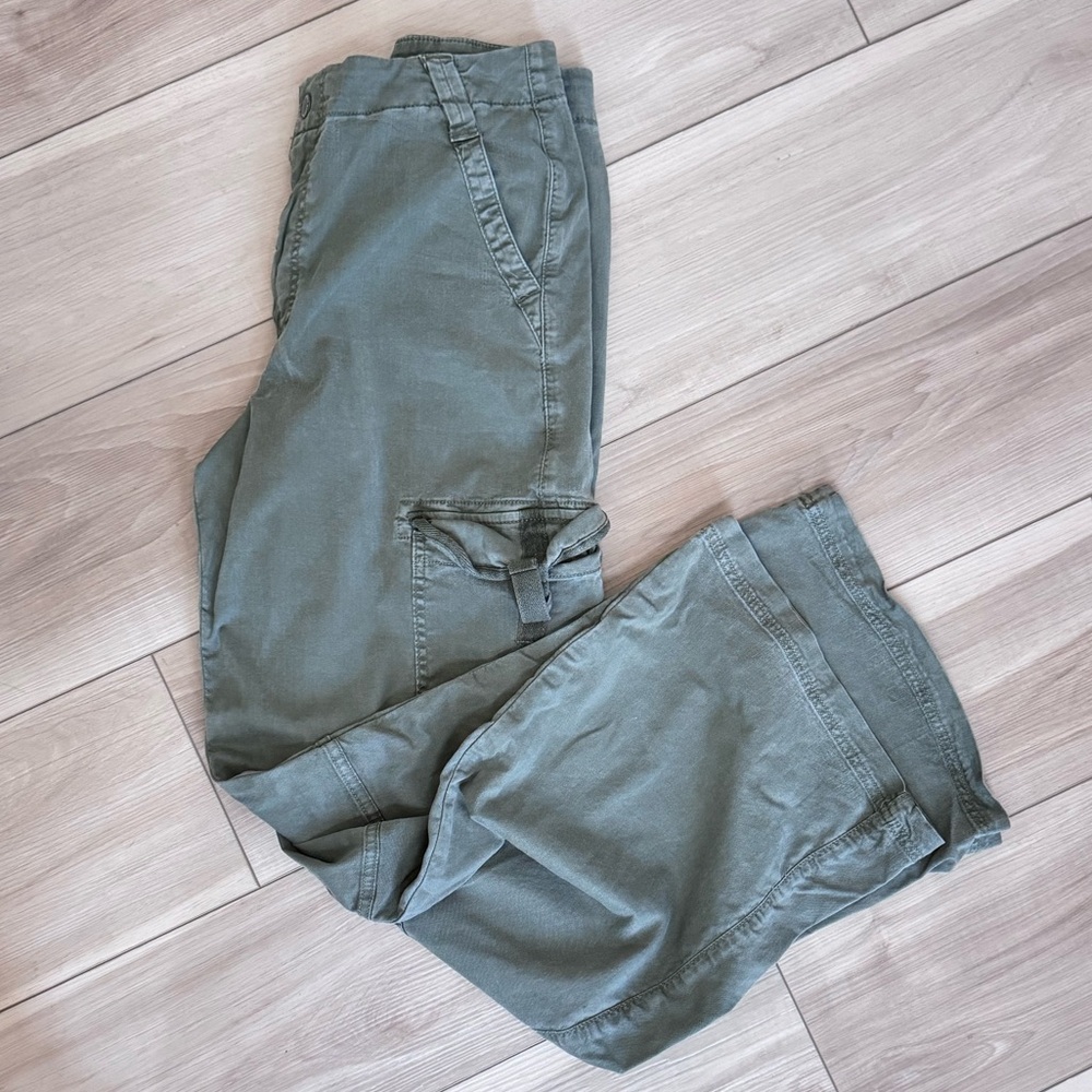 AE dreamy cargo pants